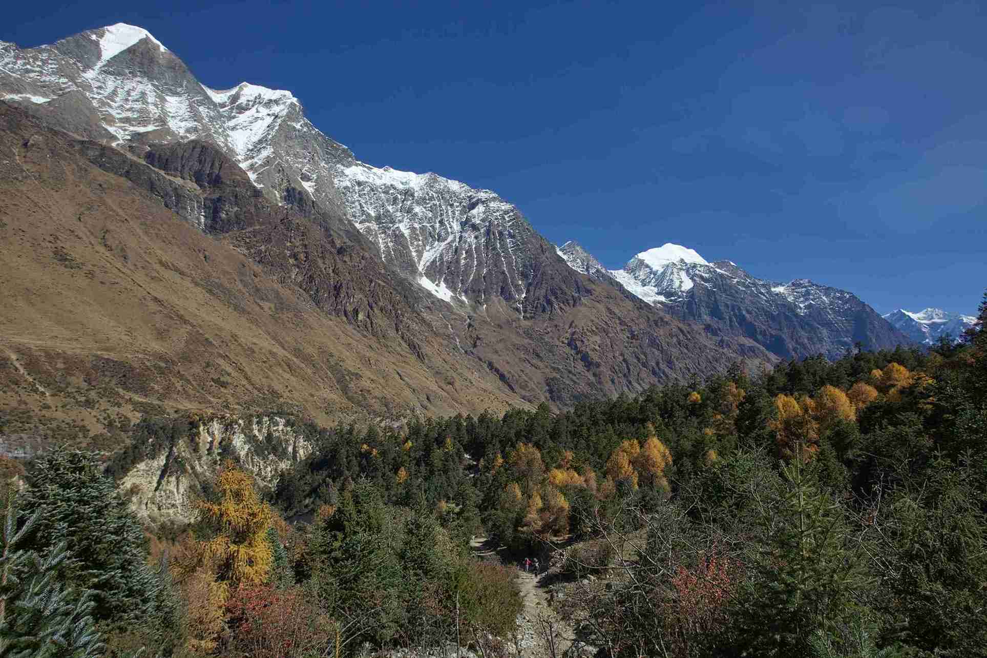 Manaslu Circuit Trek 11zon